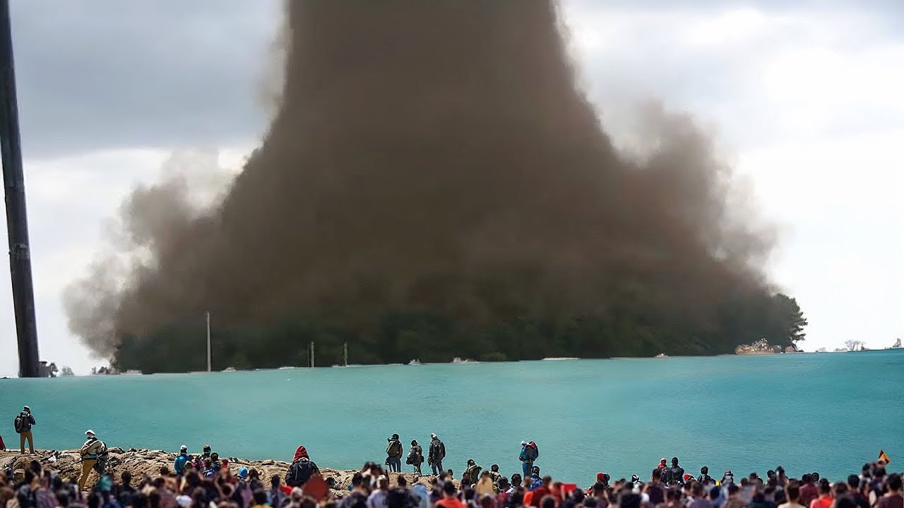 199 SCARY Natural Disasters Caught on Camera | Monster Tornado Compilation