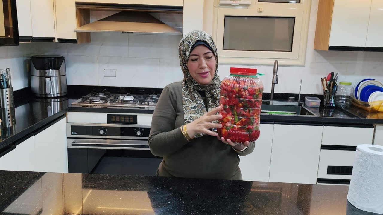 معقوله طب ازاي🤷 من غير ولا نقطه ميه هتخلليه وانسي في رمضان انك تشتريه👌⁉️#مخلل_البوليف_شغل_محلات