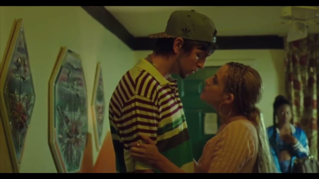 Zola | Nicholas Braun & Riley Keough kiss