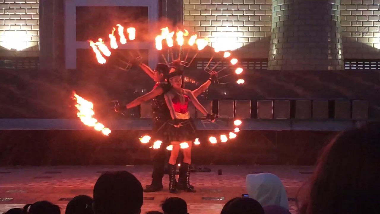 BARA Fire Dance Show At Atlantis land Surabaya