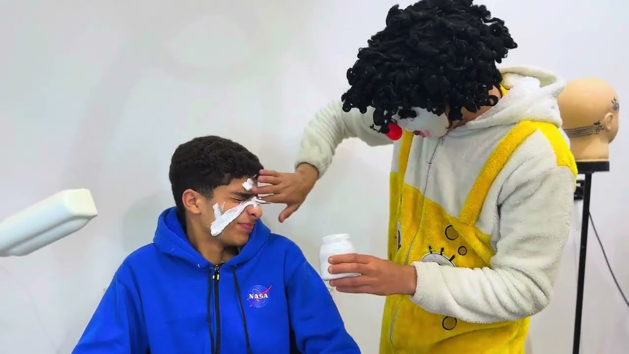 لما تروح تشتغل عند حلاق وتبوظ شعر الناس😂كوميدي😂