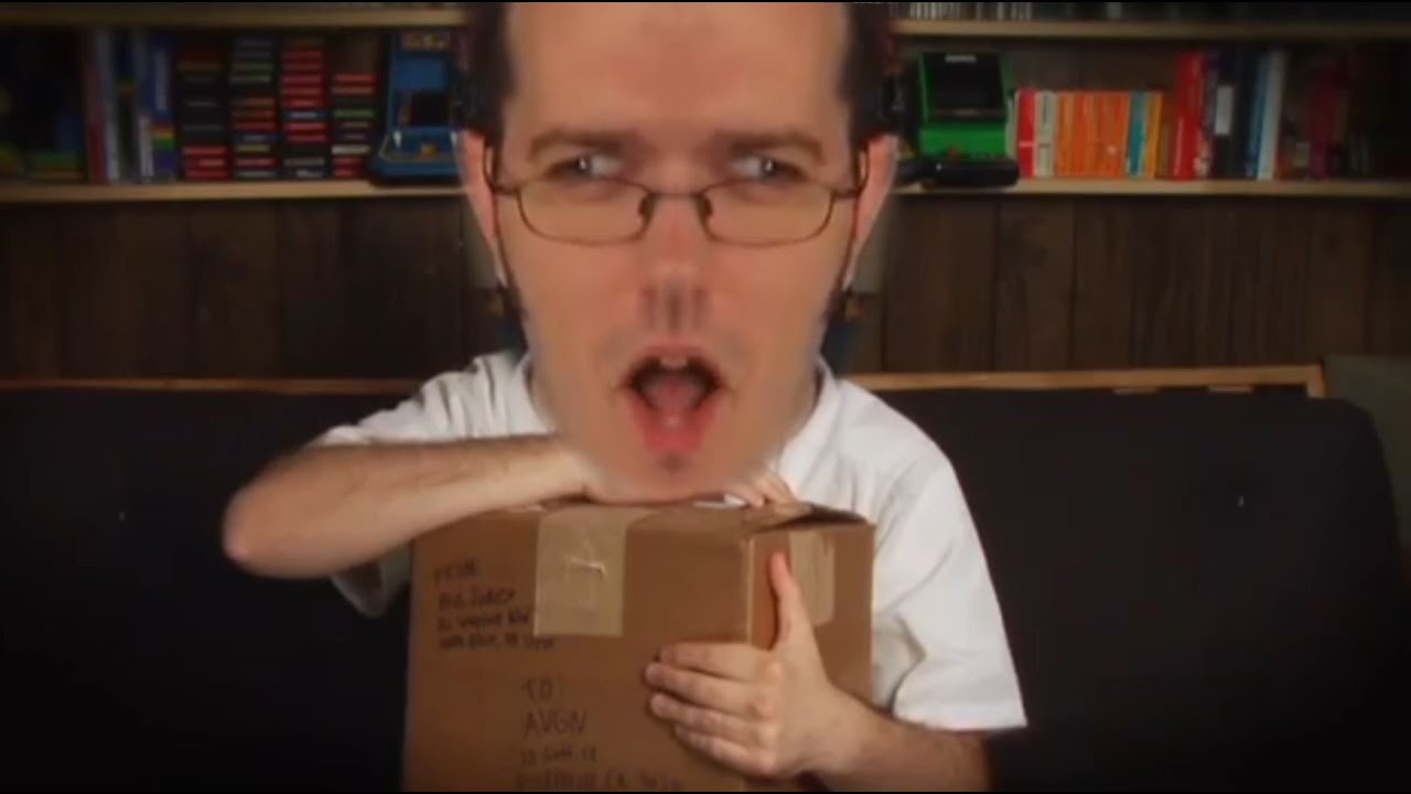 YouTube: страсть AVGN к бою овладевает им