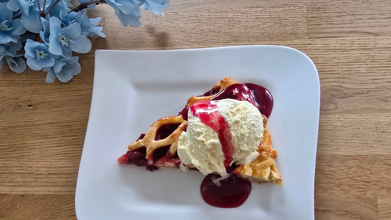 Easy & Delicious Cherry Pie 🍒                               پای گیلاس خوشمزه و آسان