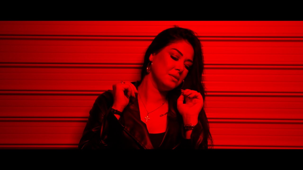 Maira Vergeni Kokkina Fegaria - Μάιρα Βεργένη Κόκκινα Φεγγάρια Official Music Video