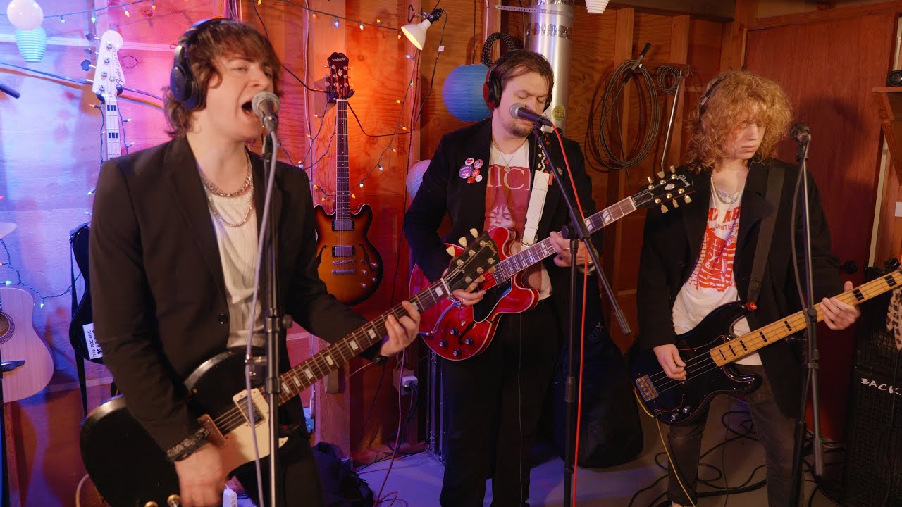 The Upkeeps - I Want You Around - Live in Zach's Basement
