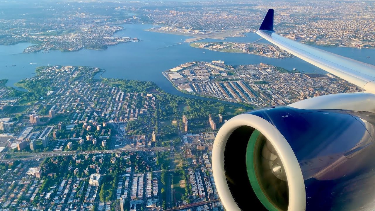 BRAND NEW LaGuardia – Delta Airlines First Class Takeoff – A220-100 N131DU