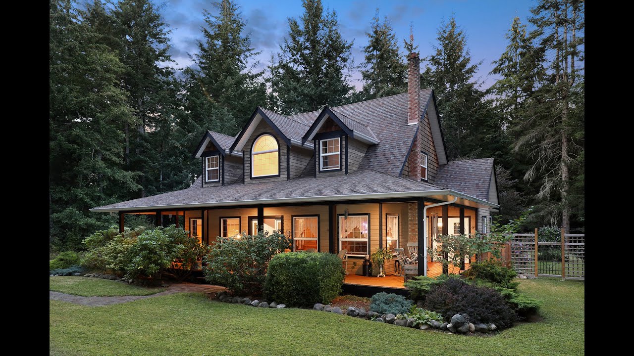 2300 Waveland Road | Courtenay, BC