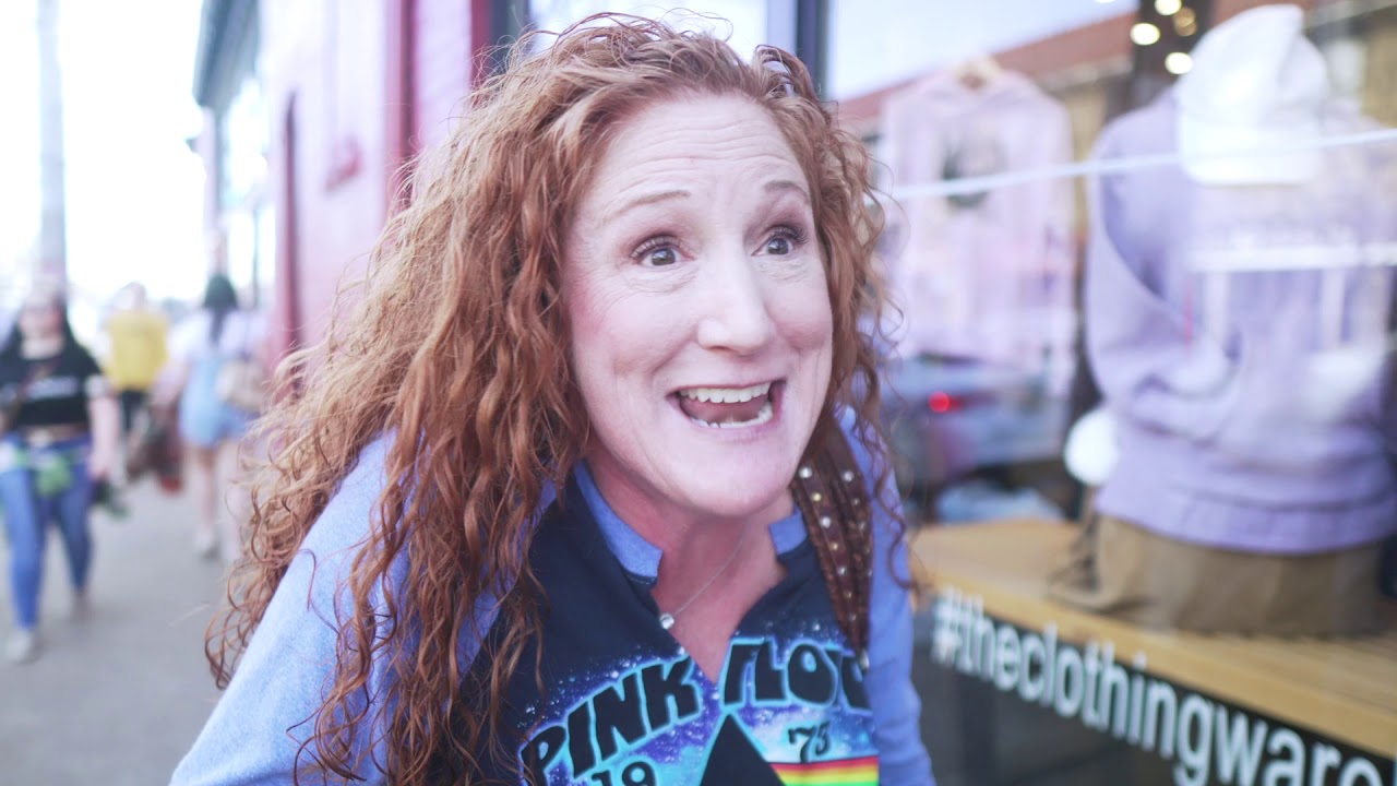 Христианин беседует с несколькими атеистами.