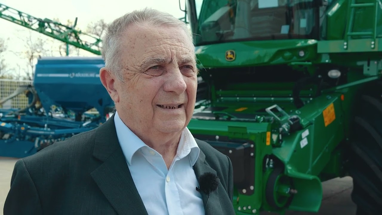 &Uacute;j John Deere S komb&aacute;jn aratja a kukoric&aacute;t a Gorzsai Zrt.-n&eacute;l