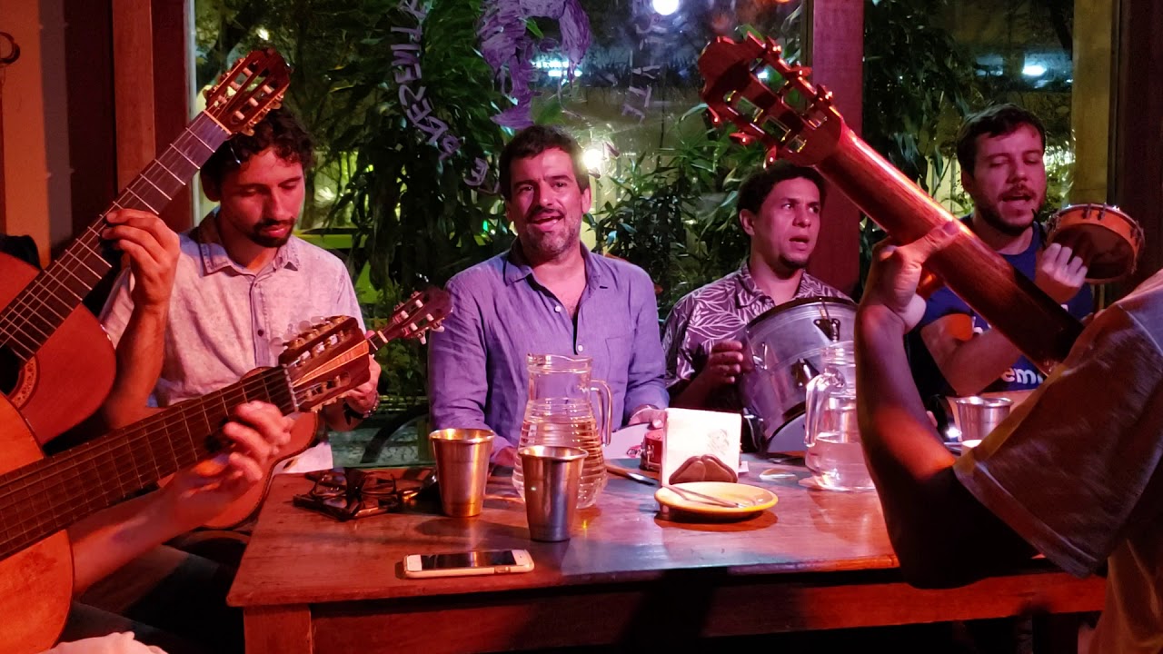 O Samba da Gávea em Gotas de Veneno de Nei Lopes e Desde que o Samba é Samba de Caetano Veloso