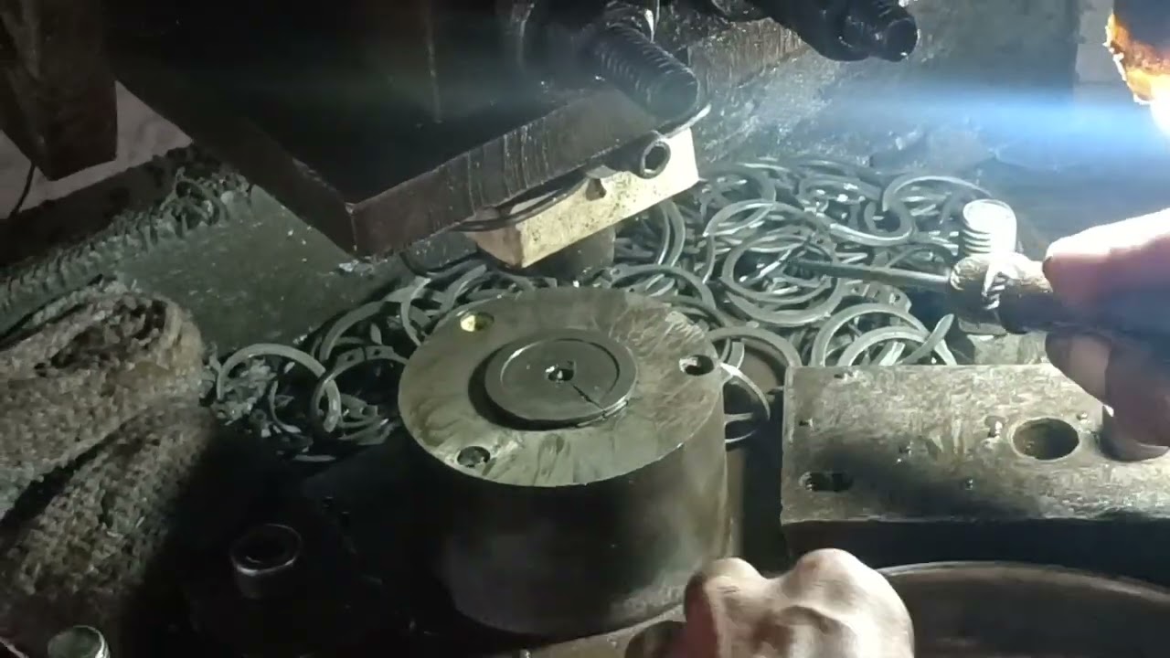 Power Press machine working circlip industries How is Circlip Made?