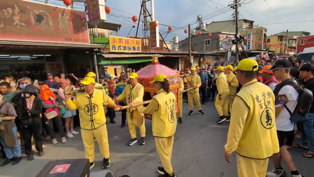 躦腳底沒秩序！白沙屯三媽祖衣袖一揮•••白沙屯媽祖里港贊境--8