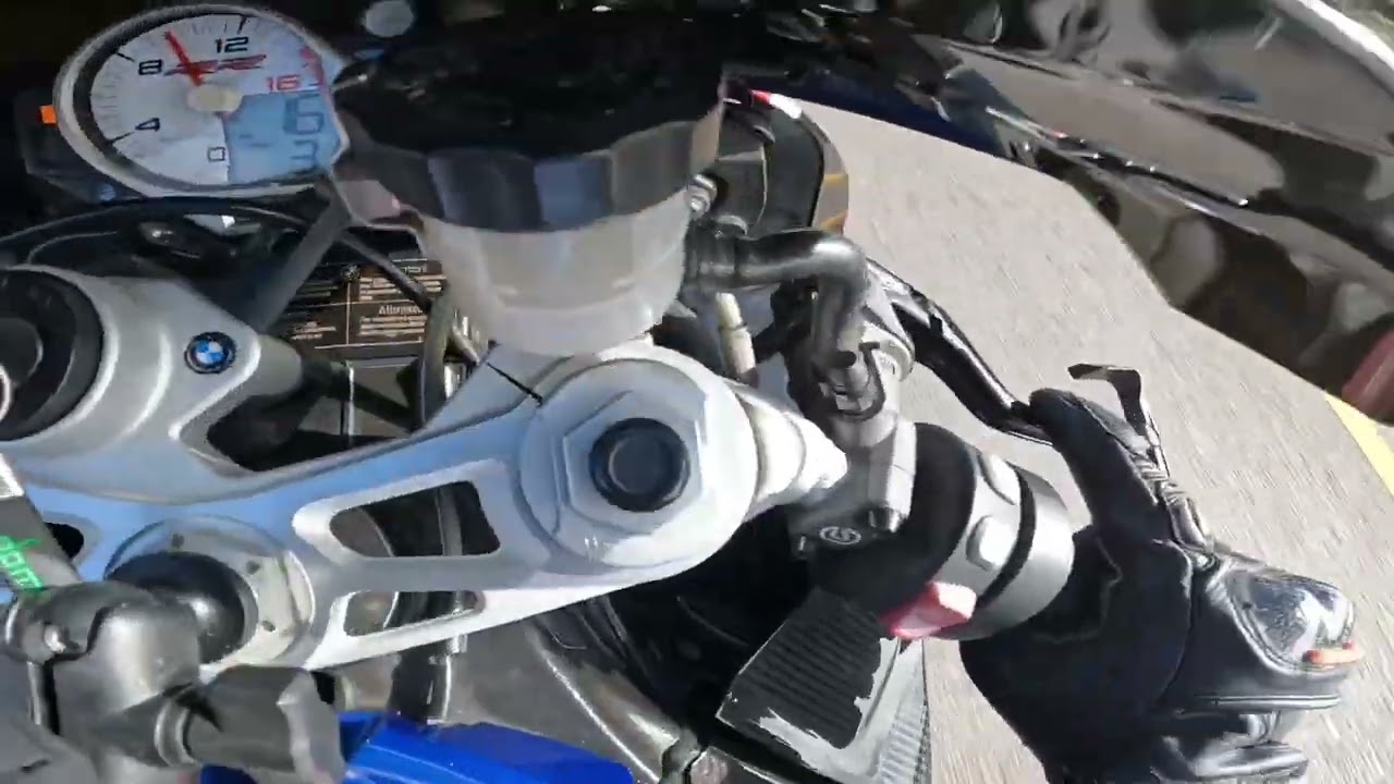 #bmw s1000rr အလွမ်းပြေ ပါးပါးတကြောင်းကိုင်ကြည့်မယ်ဗျာ🙆🏻‍♂️