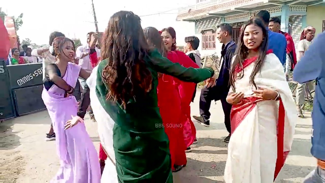 Tharu Wedding Video in Tharu Song Patali Kamariya mor Hai Hai
