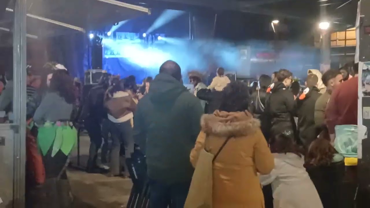 PRUEBAS LUMINICAS EN EL ESCENARIO DEL CARNAVAL DE DEUSTO 2026