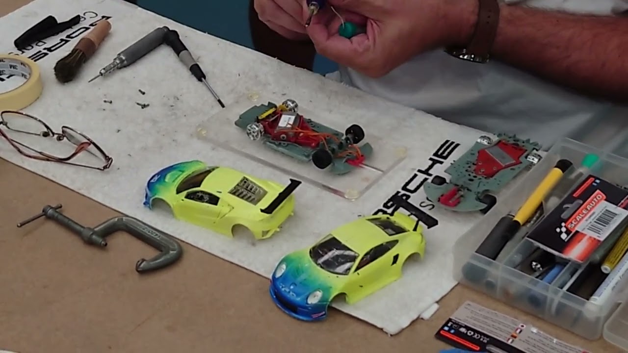 Pablo Tortosa (T-800) Montaje pre verificación con motores y neumáticos de carrera Resispain Segovia