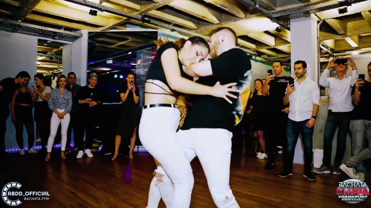 Nick & Daniela - Besos Mojados (Mayimbito & Itzza Primera)