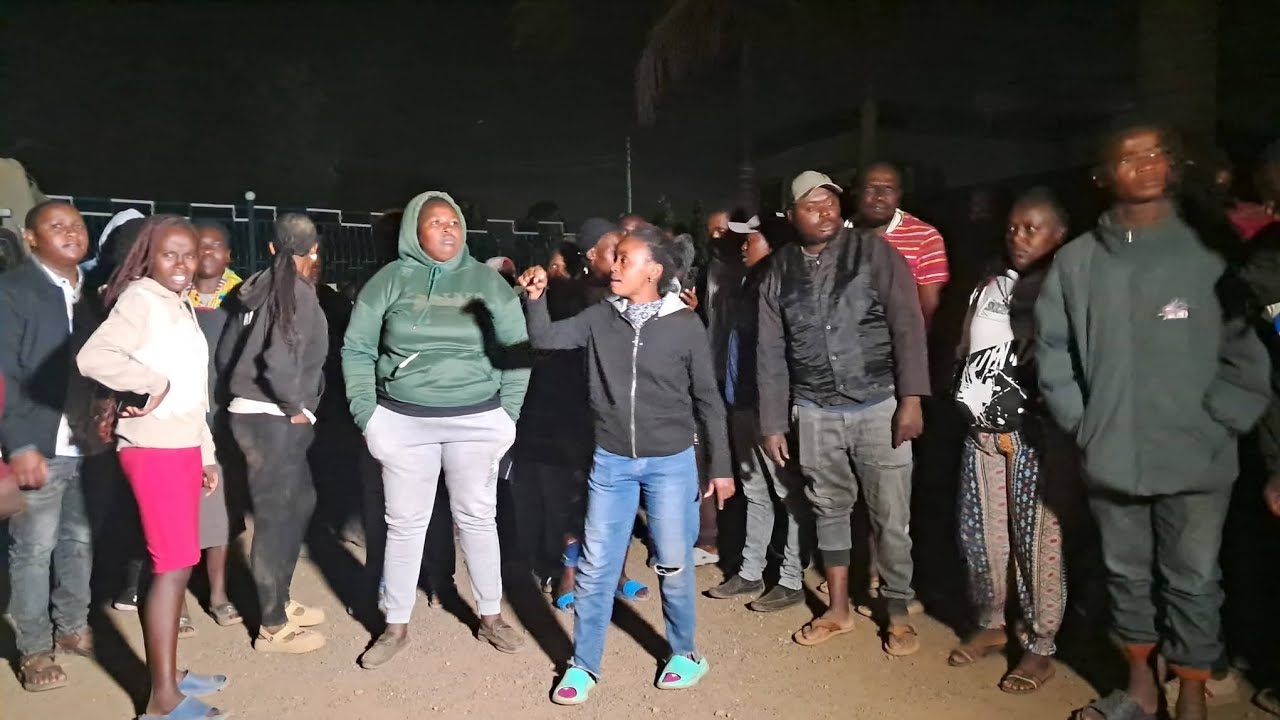 Gicajama kwiyumiria kimbo Matangi thutha wa kana gukuira swimming pool