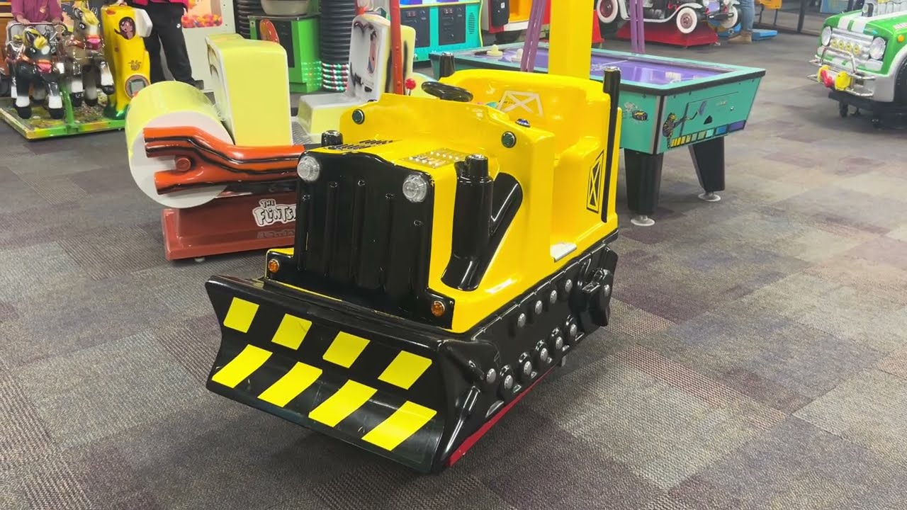 EMT 1995 Bulldozer kiddie ride at Fun World (POV)