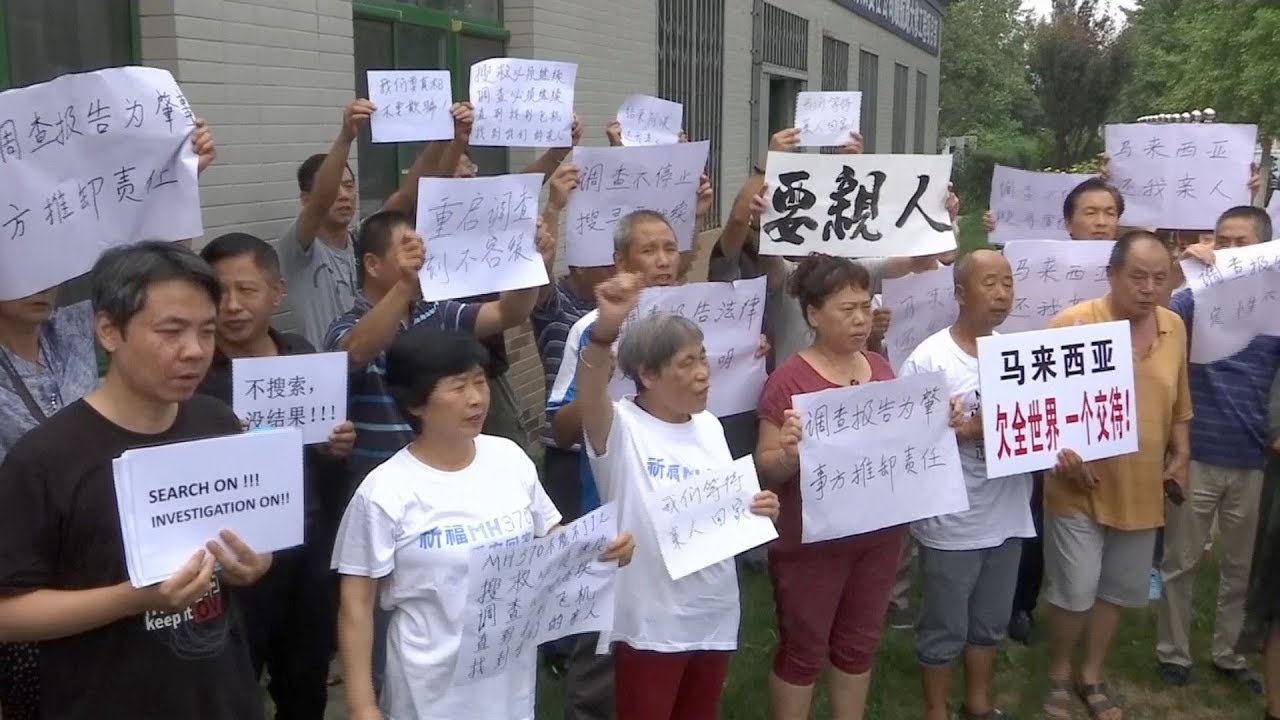 Chinese relatives reject report on MH370 disappearance