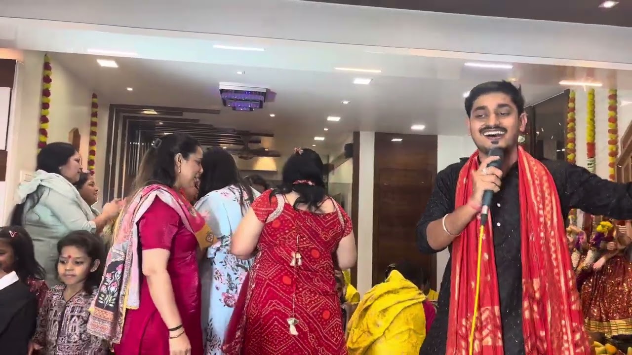 दे दे थोड़ा प्यार मईयाभक्त का भाव सुने बहुत सुन्दर भजन गायक सत्यम मिश्रा के आवाज़ मे भब्य माता की चौकी