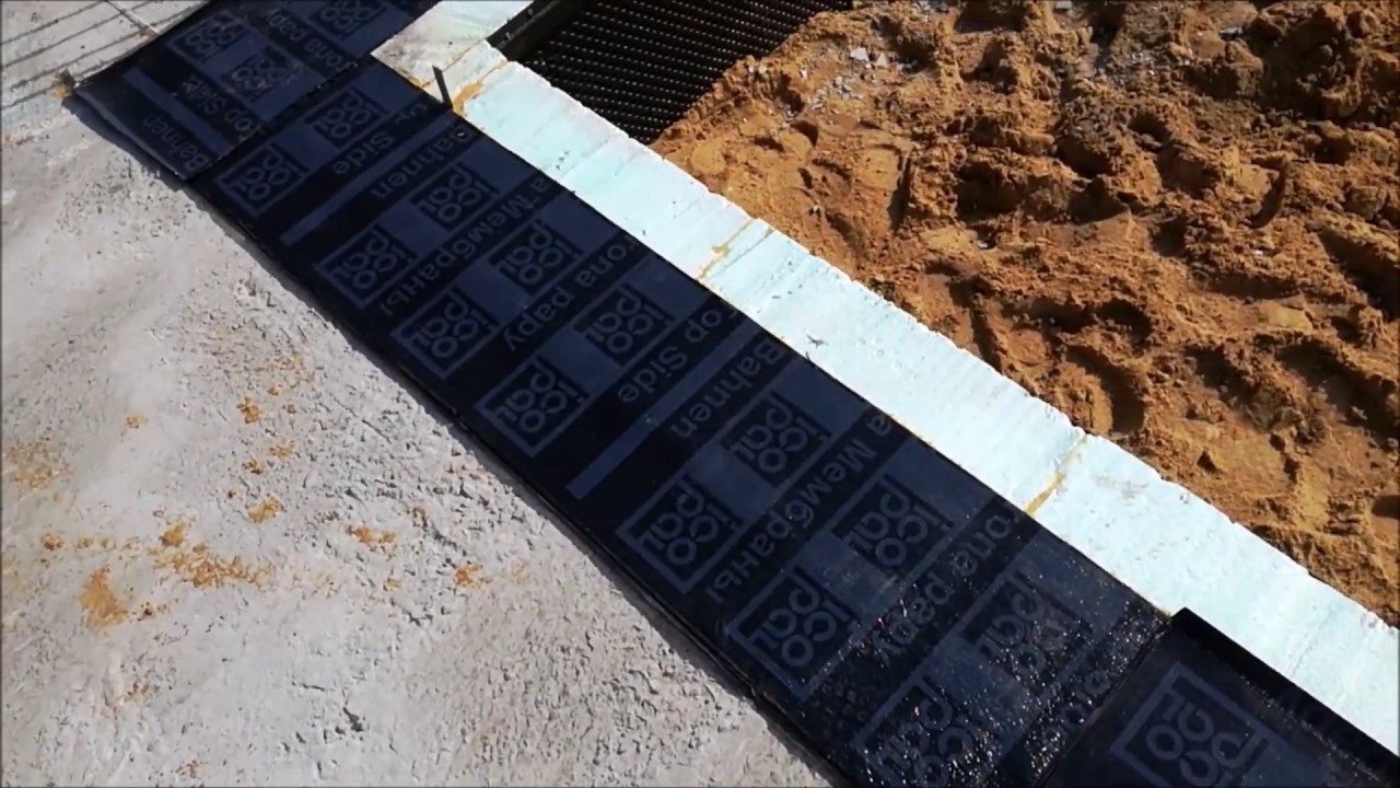 #57. Jak rozłożyłem izolację poziomą/papę na ścianie fundament - Buduję sam - Dom pod tulipanowcem