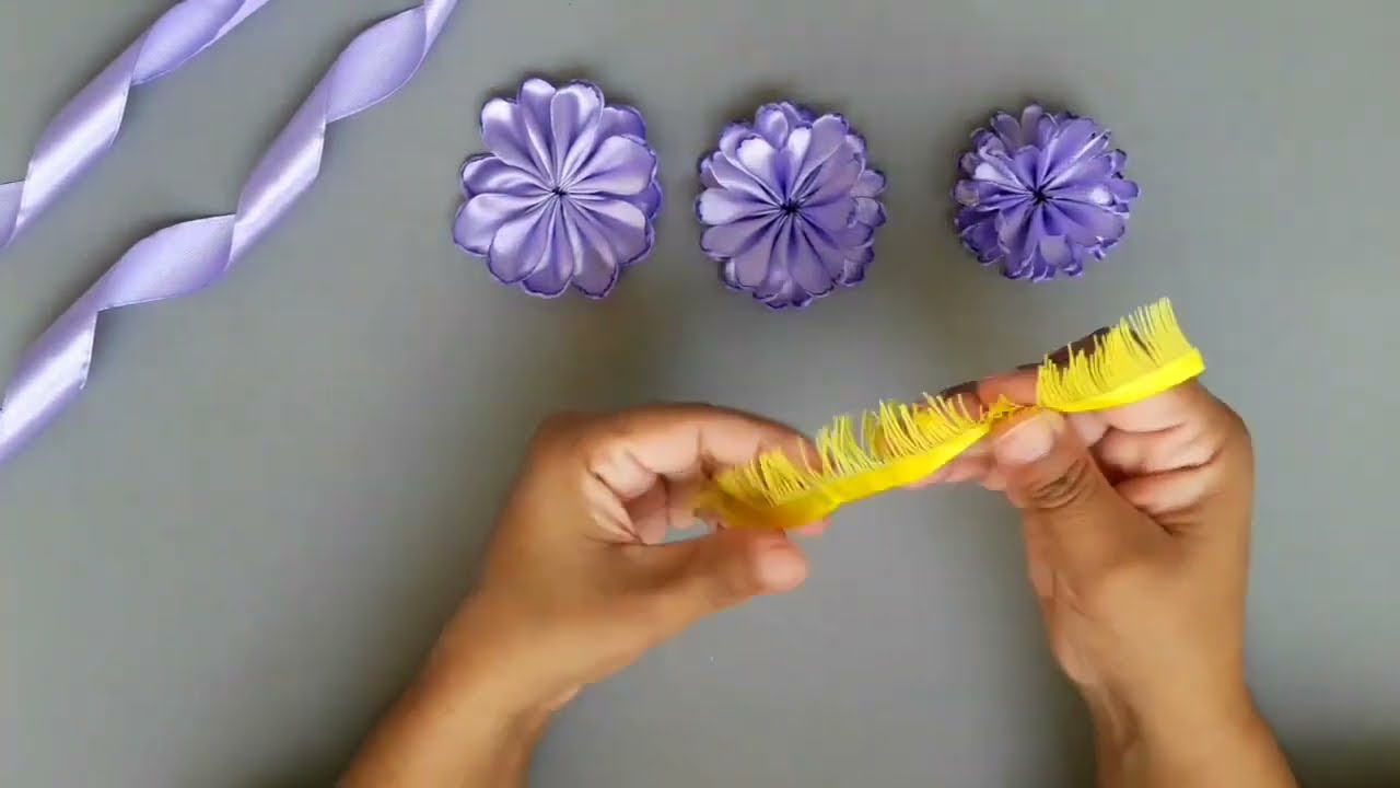 Flower making with ribbon / Ribbon flowers / Fiori con nastro di raso