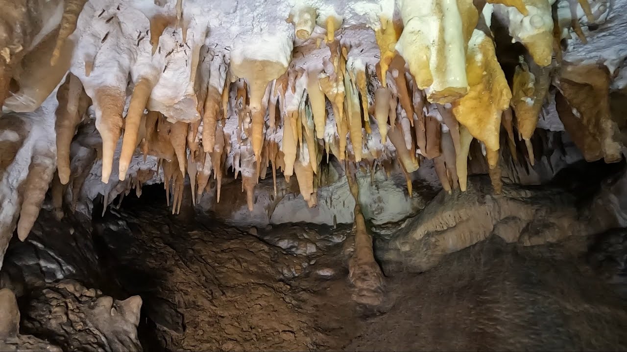 Exploring a Cave with nice Formations and large Rooms: Grotte de Vaux-Saint-Sulpice