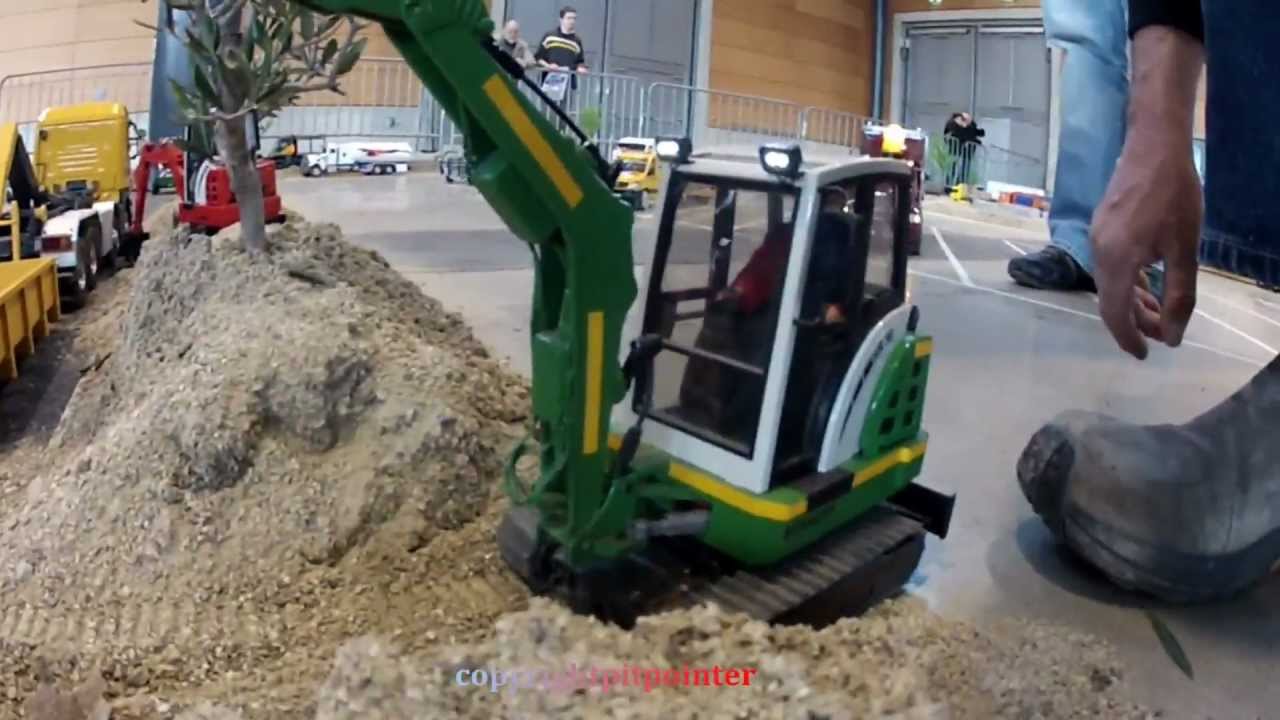 RC MODEL Schaeff Bagger HR 16