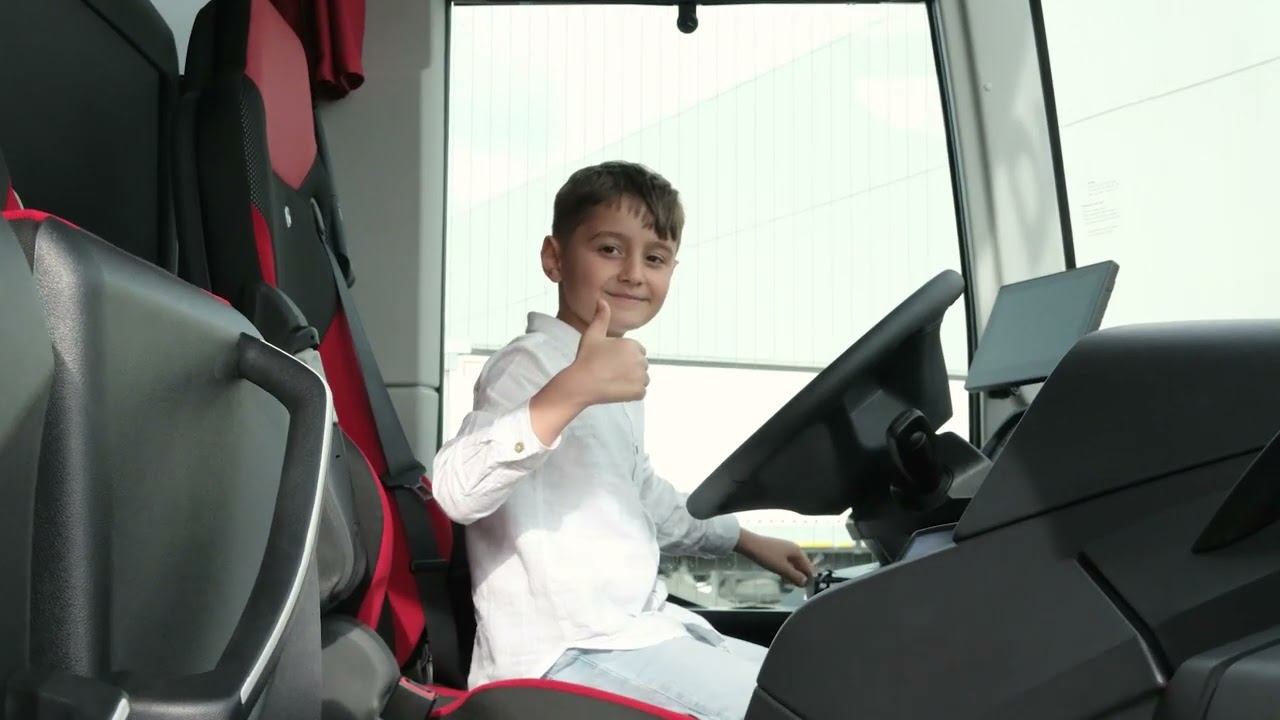 Hasmer Otomotiv olarak, Daloğlu Turizm’e Mercedes-Benz Tourismo teslimatını gerçekleştirdik!🌟