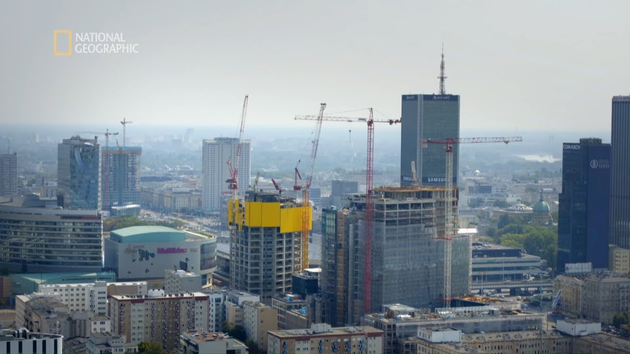 Zobacz jak powstaje najwyższy wieżowiec w Polsce [Europa z powietrza]