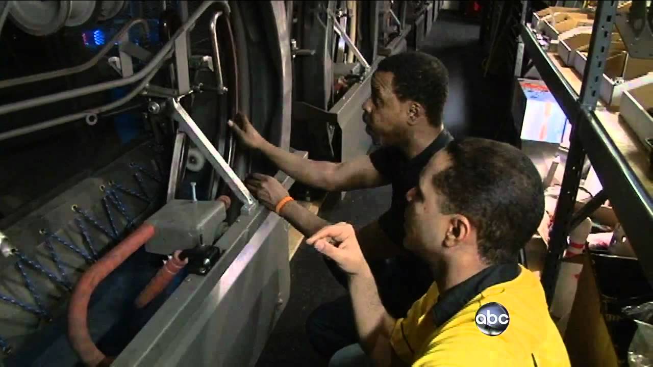 Rob Do My Job: Lucky Strike Bowling Alley