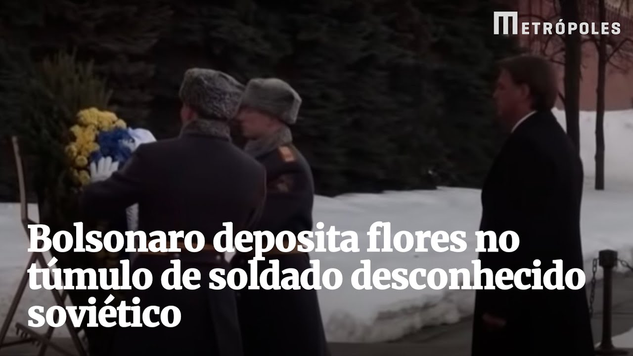 Bolsonaro deposita flores no túmulo de soldado soviético desconhecido