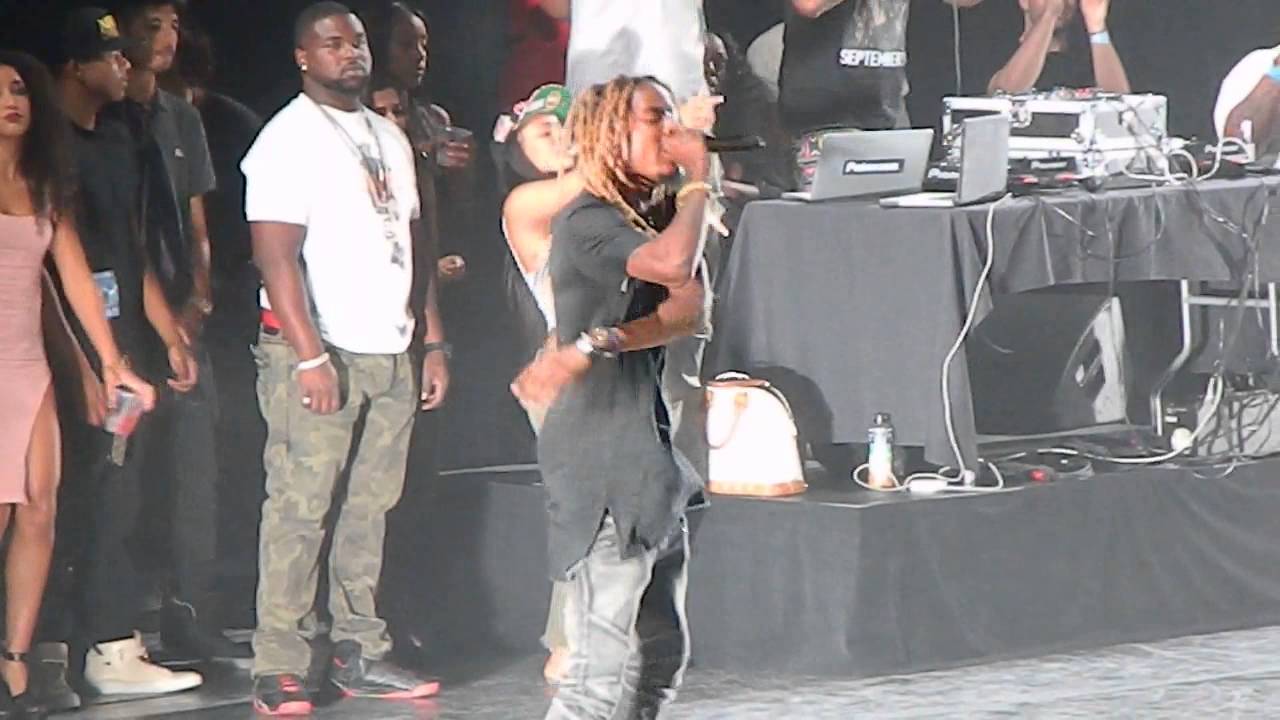 Fetty Wap performing Trap Queen Live @ One Hell of a Nite Tour