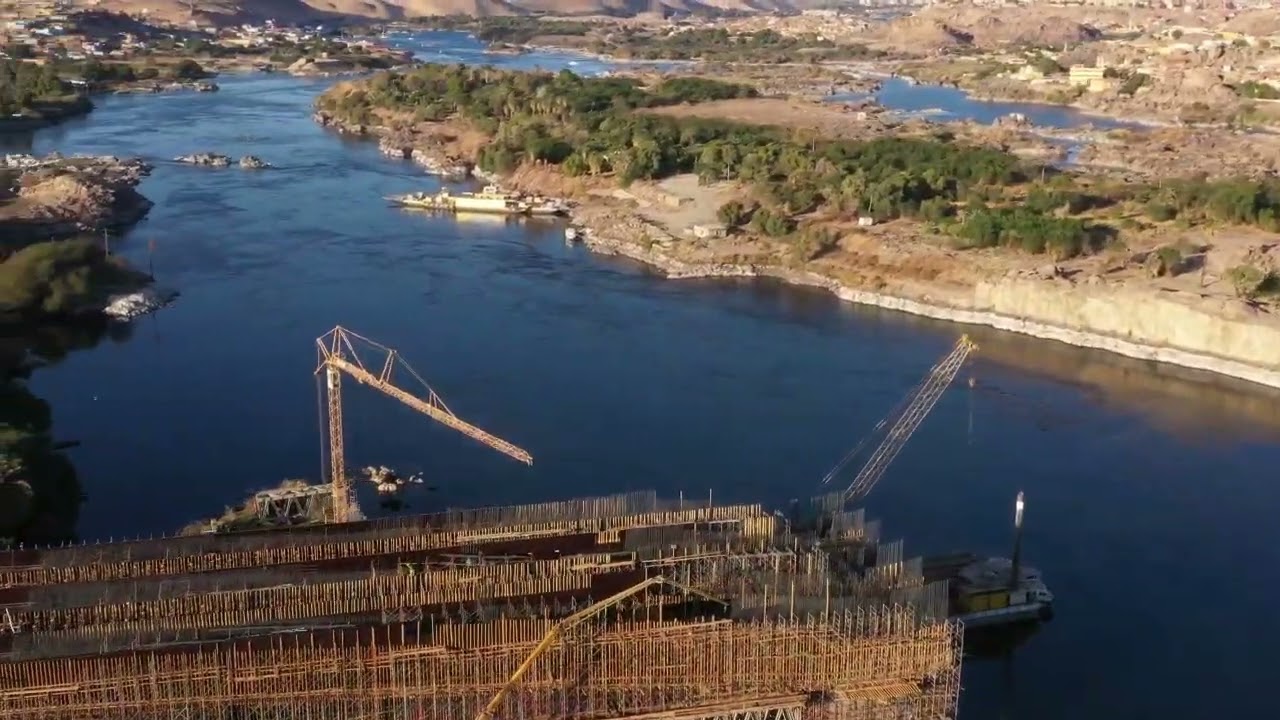 تصوير جوي لمحور بديل خزان اسوان بمحافظة اسوان