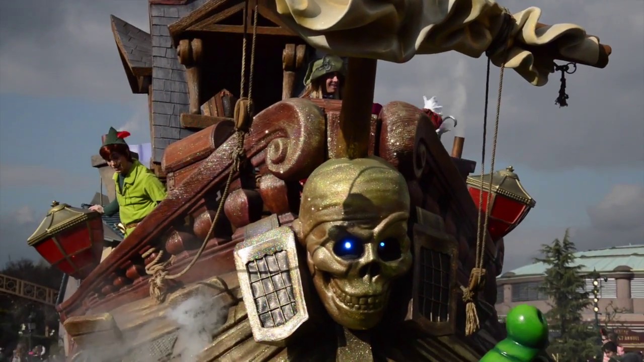 Disneyland Paris - Magic everywhere parade FRONT ROW, PREMIER RANG