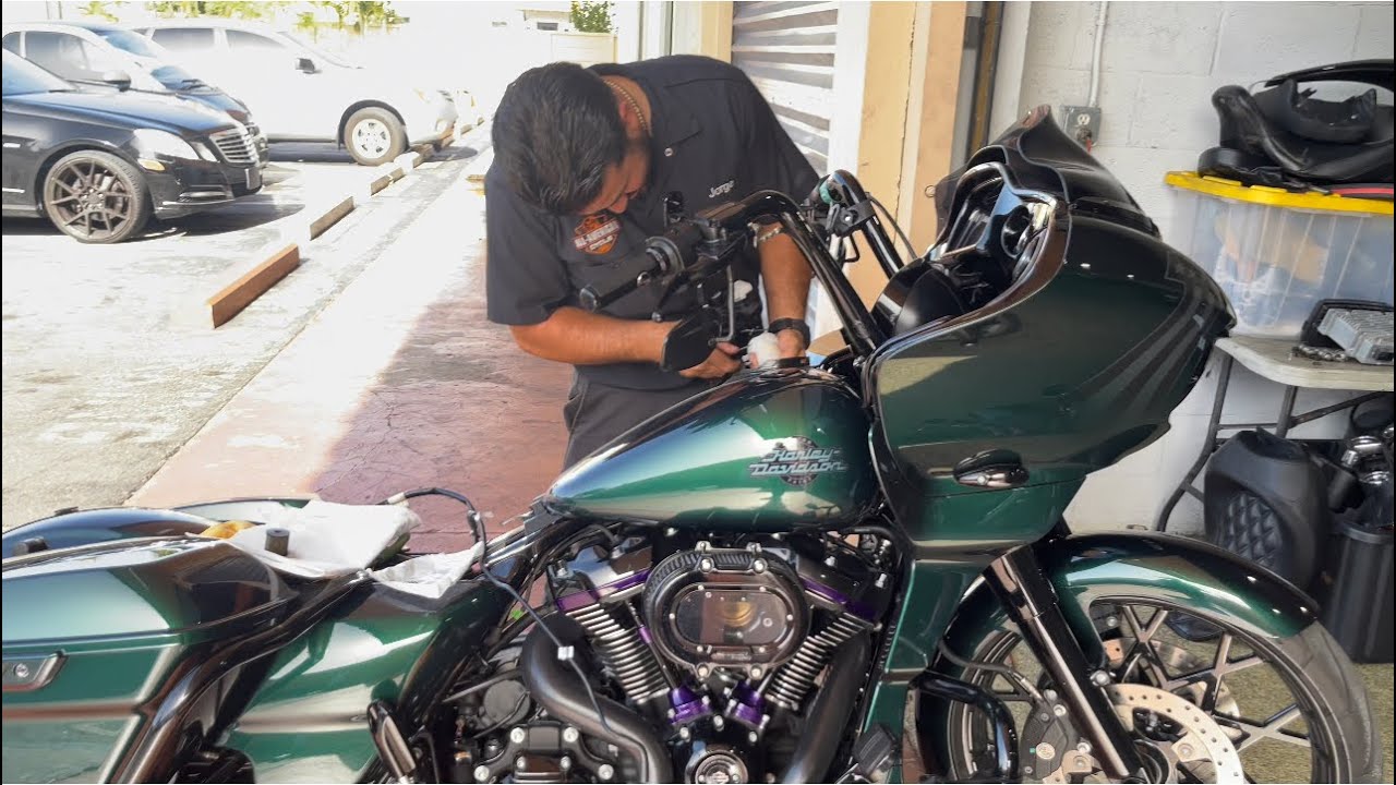 CHANGED THE FUEL FILTER IN MY HARLEY DAVIDSON 