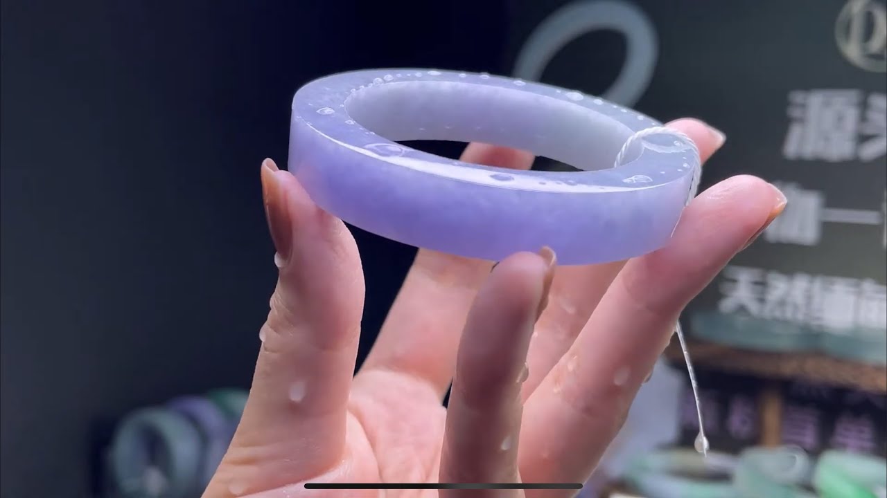 翡翠手鐲獨家定制：腕間柔情溫潤如玉，工廠貨源獨家定制#翡翠 #珠宝 #首饰 #翡翠珠宝  #翡翠手镯 珠寶直播  玉石  jade  玉  翡翠