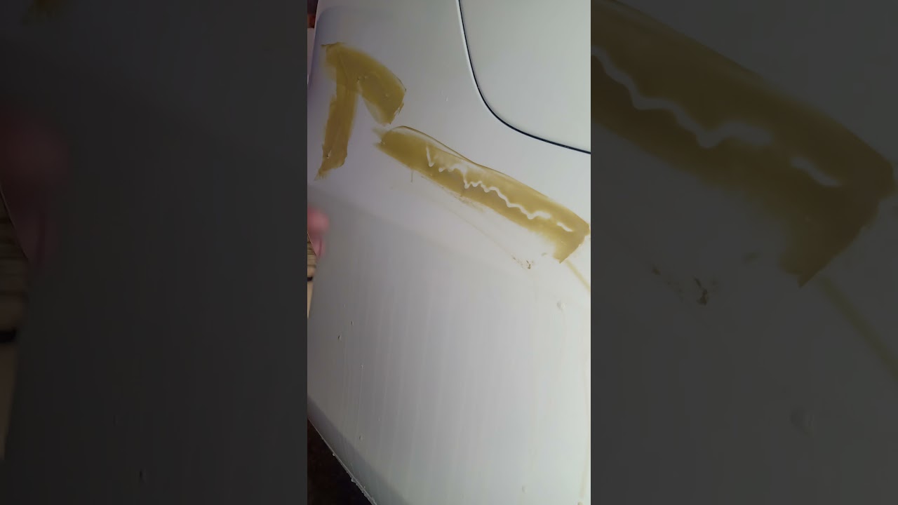 tirando escorrido de verniz ou tinha pu