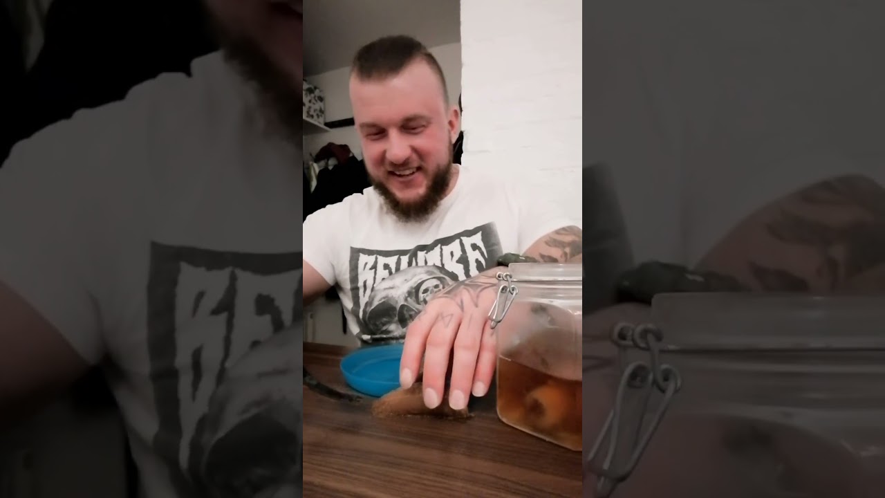 What will happen when we put banana in to Jar 