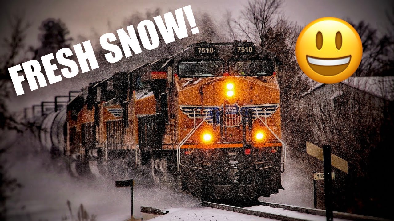 Snow, Shiny Blue New, Mix of UP and BNSF - Hinckley Subdivision