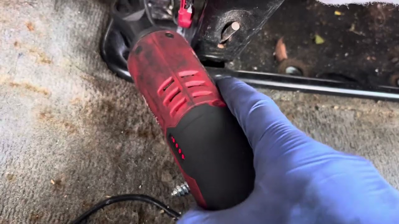 MERCEDES BENZ ML500 - 2005 - COMO CAMBIAR LA BOMBA DE LA GASOLINA