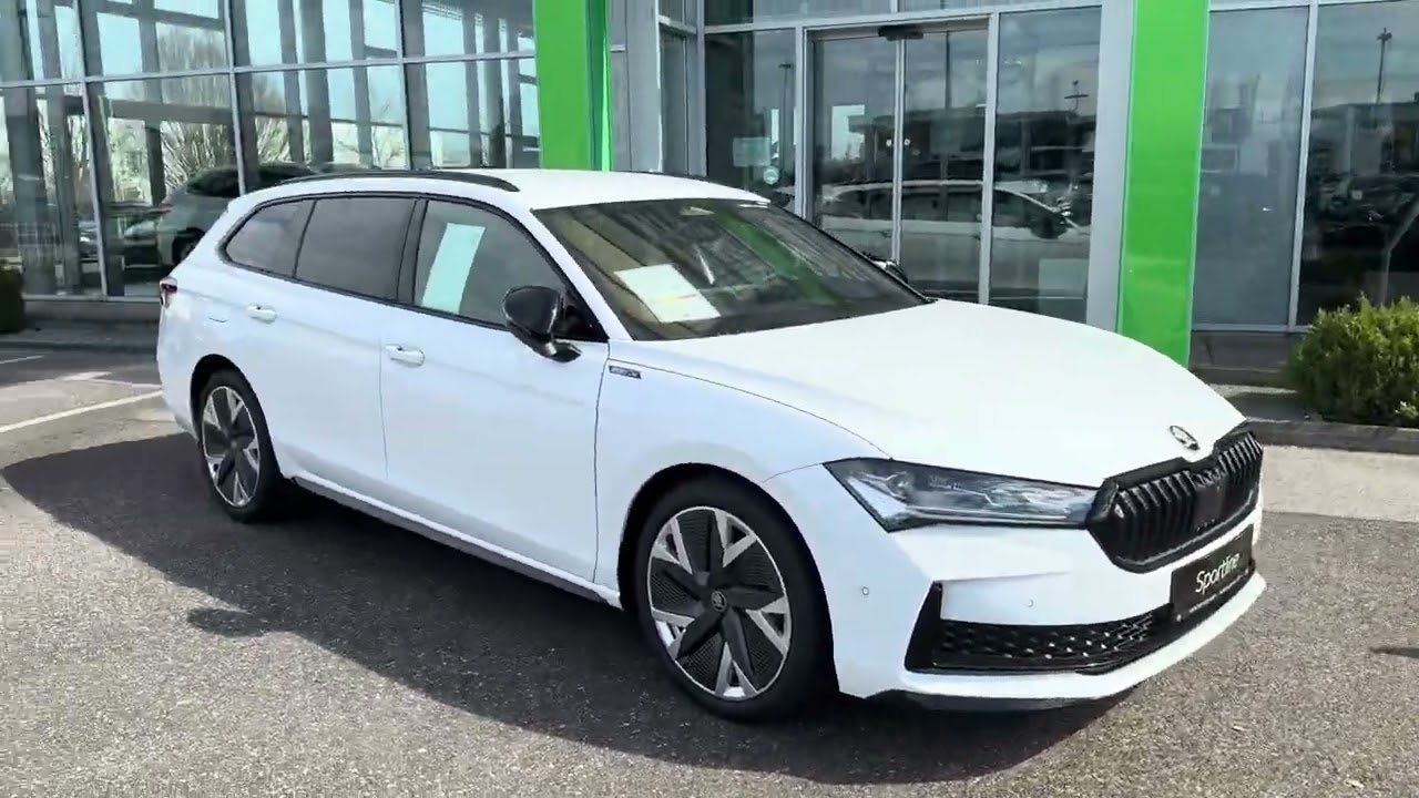Skoda Superb Sportline Kombi 2025 Review (walkaround)