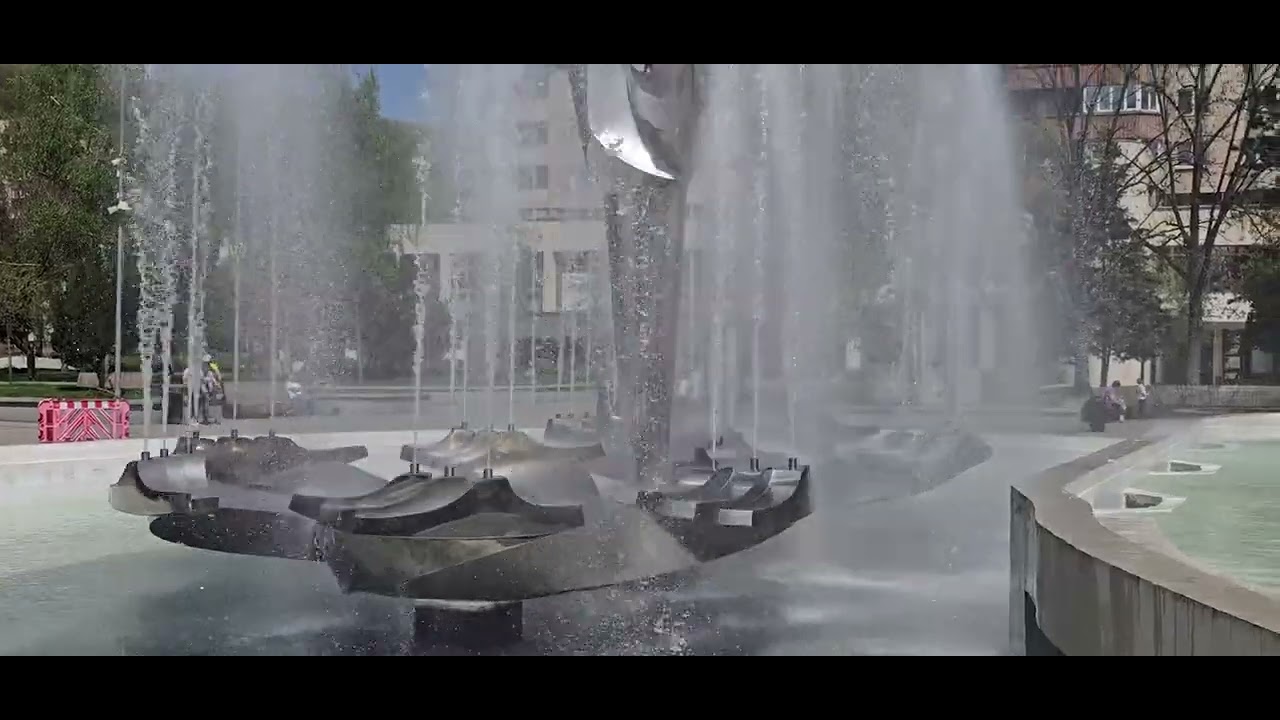 Centrul pietonal și fântână din Reșița