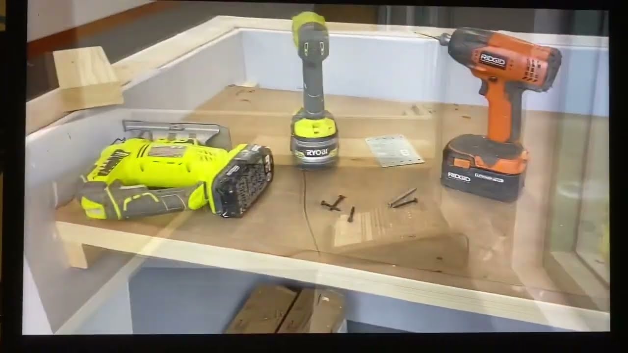 Строительство звуковой кабины (@Buildingwithpapa)