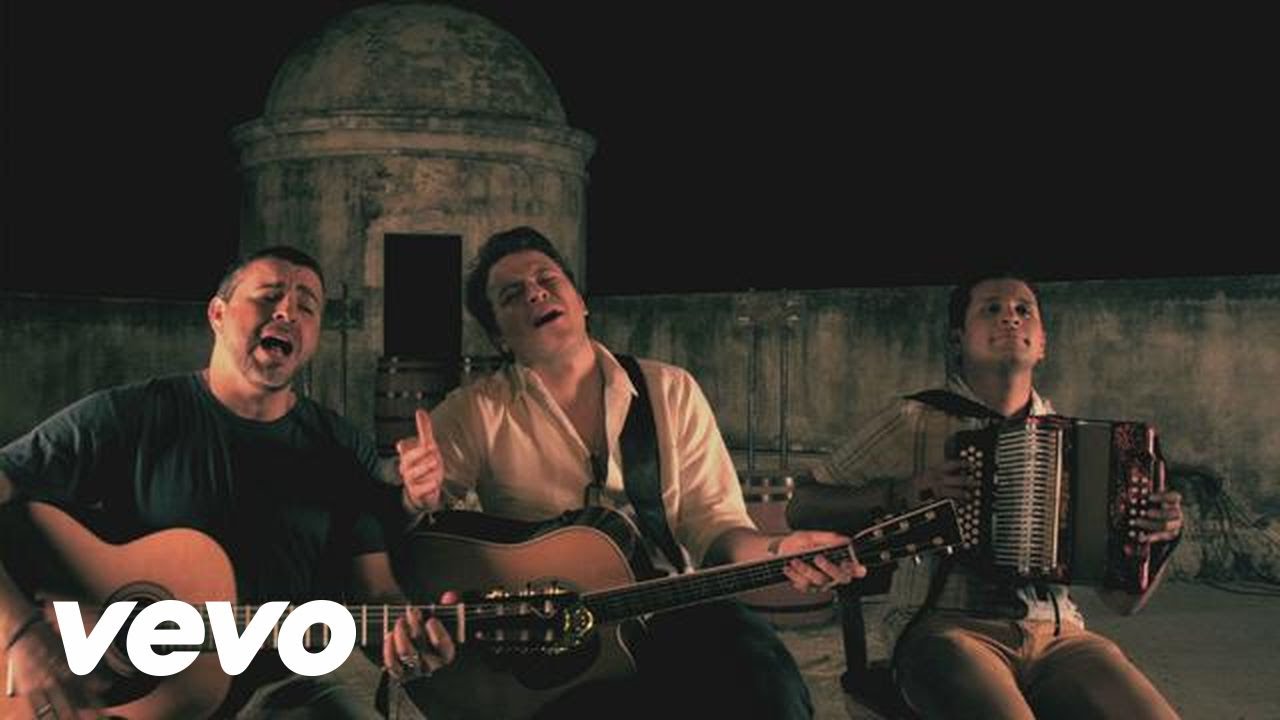 Gusi & Beto - Como Me Duele (Video Version) ft. Luis Enrique