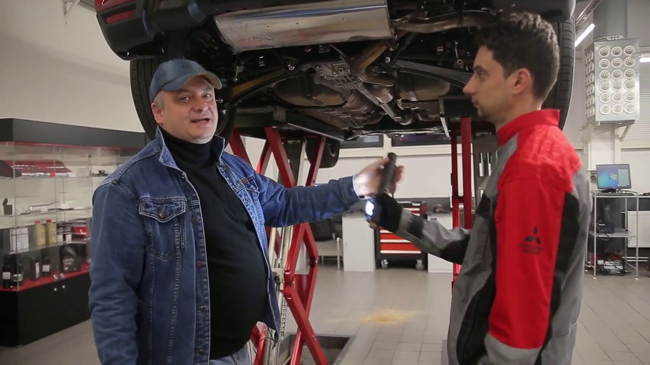 Кроссовер Mitsubishi Asx обзор авто на подъёмнике 2.0 бензин вариатор и полный привод