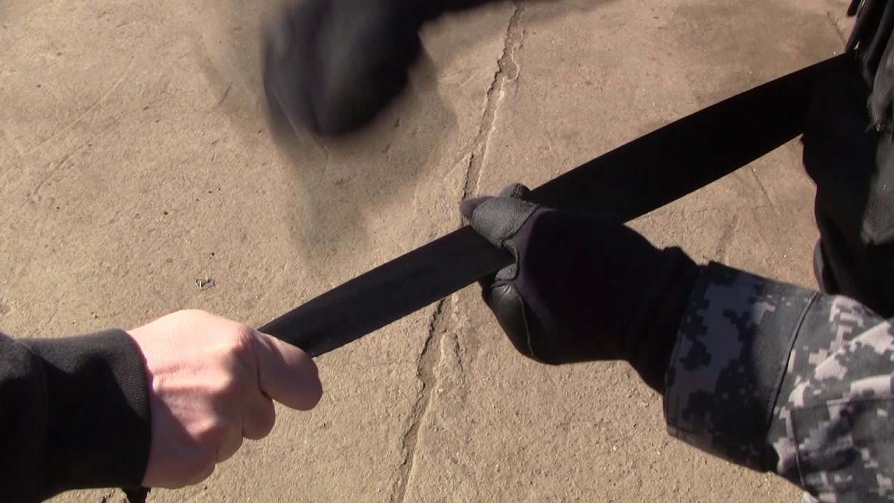How to cut a seat belt with ESP Multipurpose Cutter HK 02