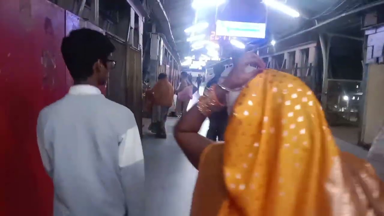 🚆 भोपाल से दिल्ली की शानदार ट्रेन यात्रा! मस्ती, खाना और नज़ारे सबकुछ! 😍🧳. #vlog 