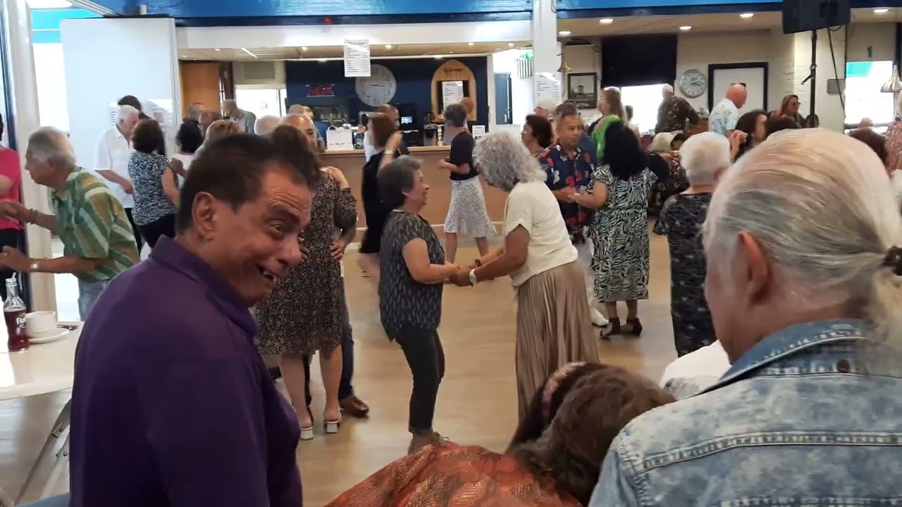 Deel-1) Een Spetterende Dansmiddag met een Formatie van 